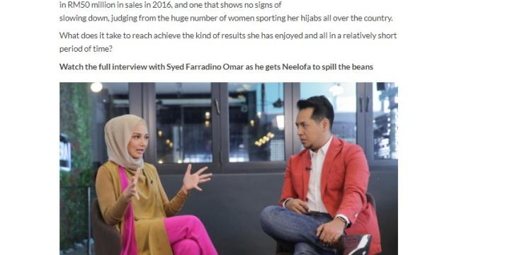 How can you get a slideshow gallery in the text?